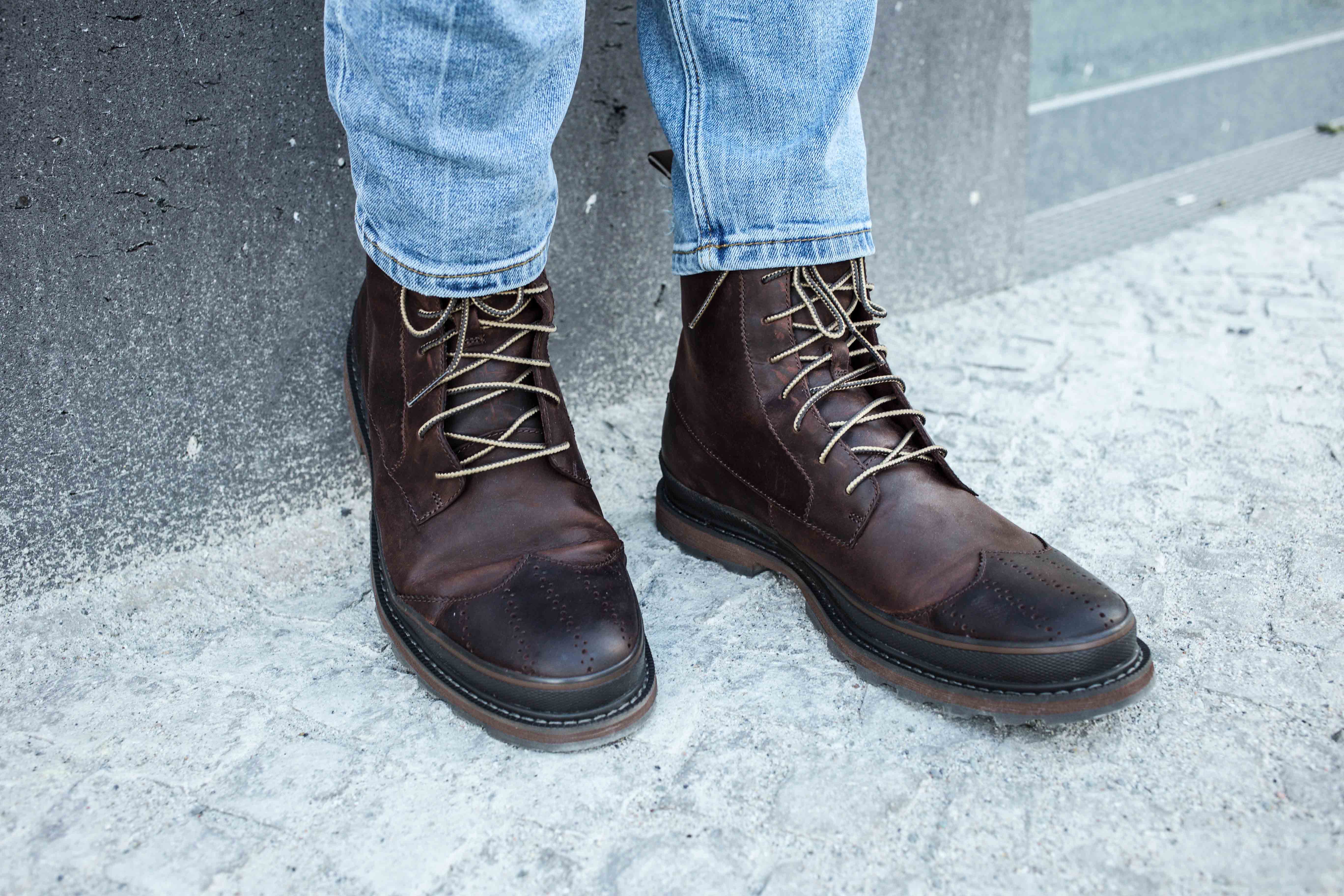 camouflage-braun-erdtöne-boots-ripped-jeans-männer-lifestyle-modeblog_6903