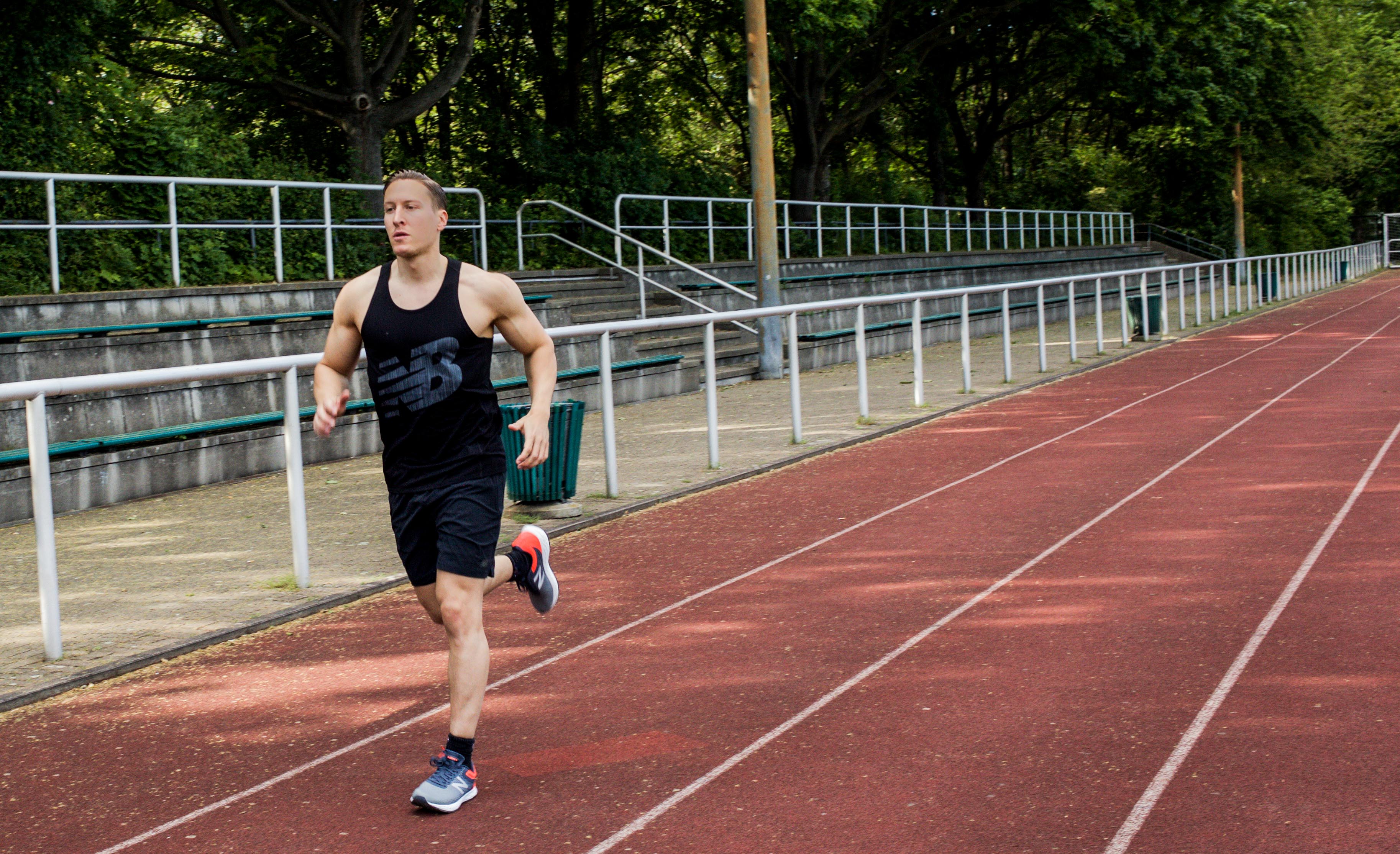 hiit-training-trainingsplan-hochintensives-intervalltraining-vorteile-fitness-sport-ausdauer-abnehmen_6193