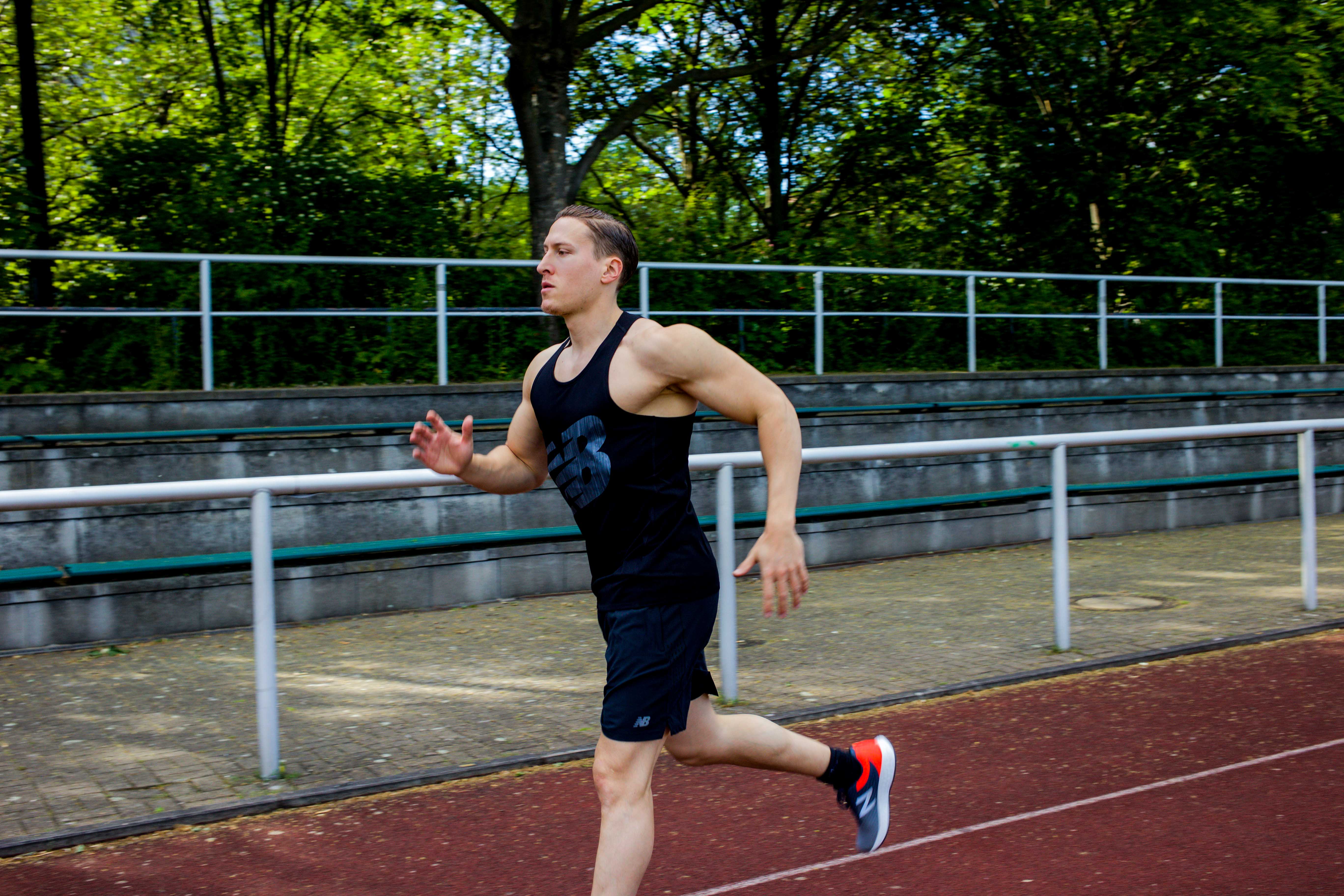 hiit-training-trainingsplan-hochintensives-intervalltraining-vorteile-fitness-sport-ausdauer-abnehmen_6196