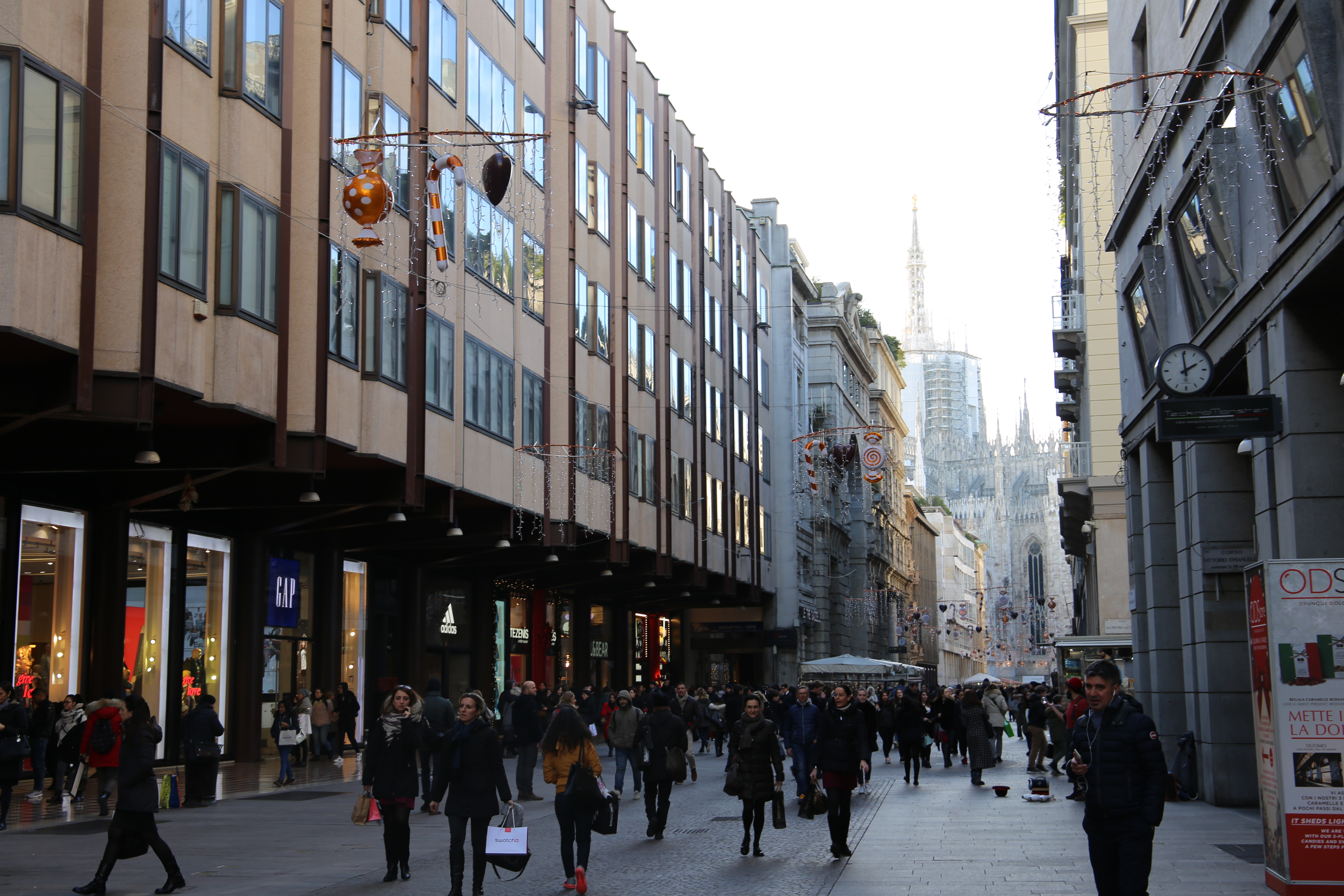 Corso_Vittorio_Emanuele_II_Mailand_Shoppen_Einkaufen_Weihnachten_Shopping_Guide