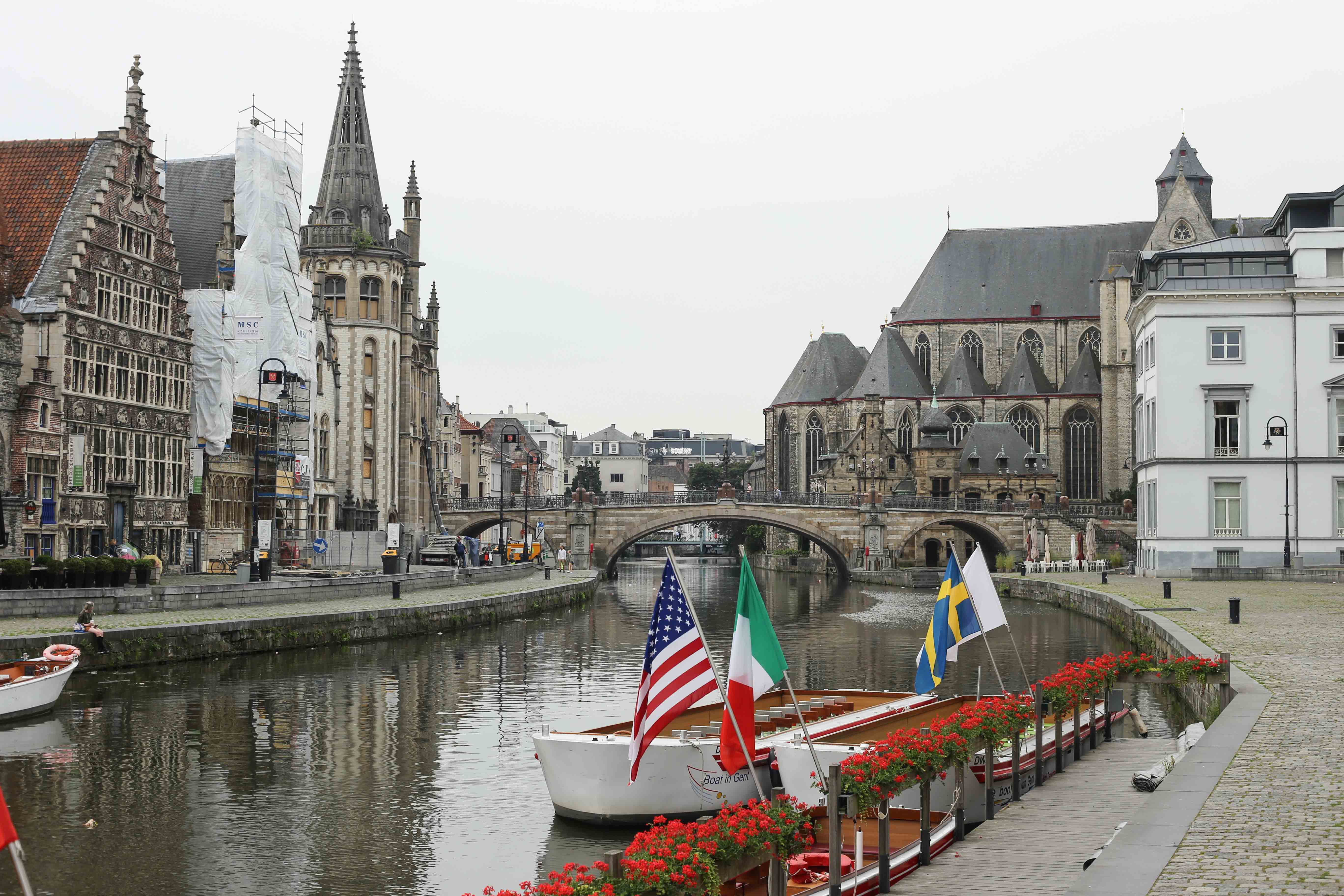 Gent-Kurztrip-Empfehlung-Sehenswürdigkeiten-Kanäle-Reiseblog-Belgien-Bootsfahrt