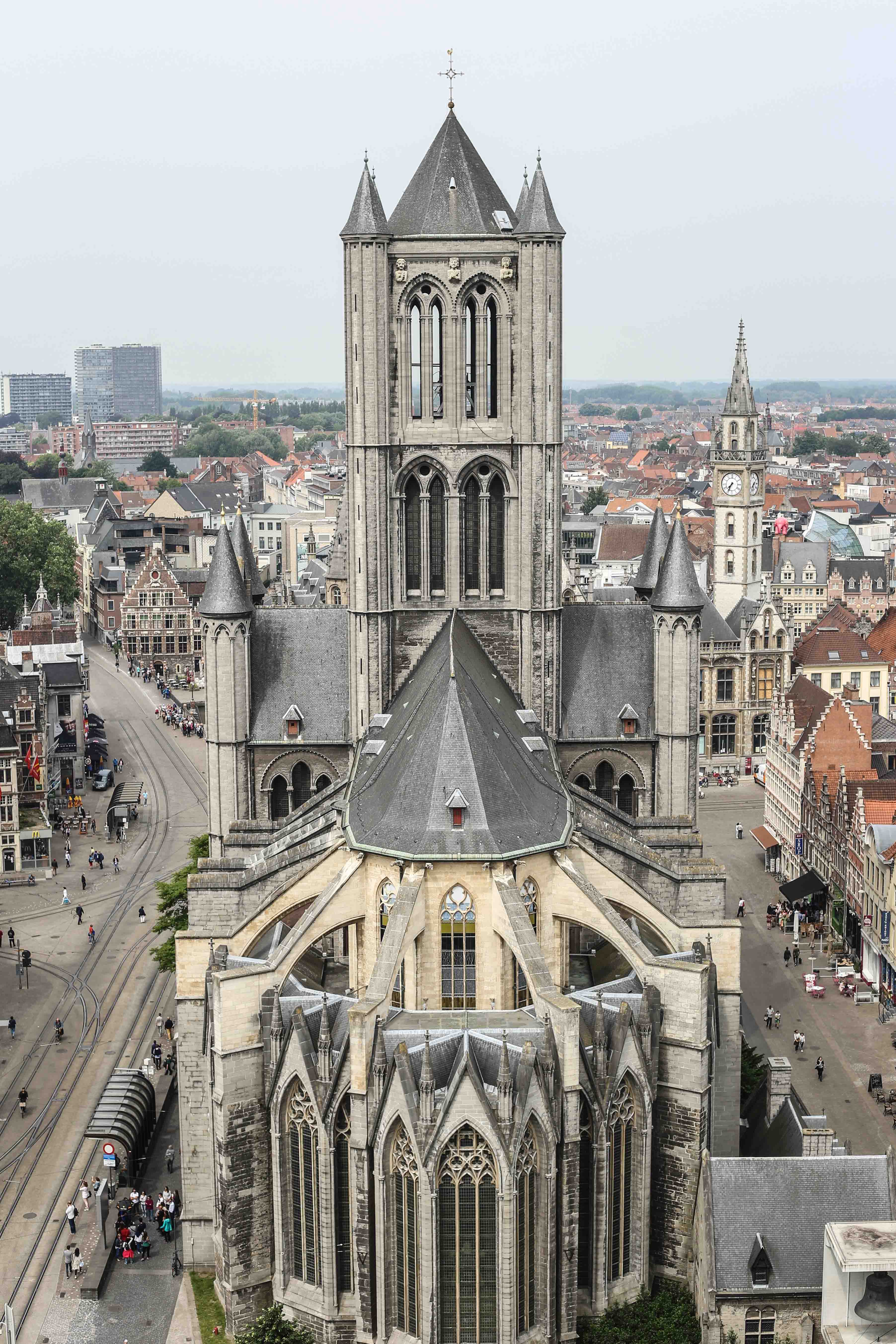 Gent-Kurztrip-Empfehlung-Sehenswürdigkeiten-Kanäle-Reiseblog-Belgien-st.-nikolaus-kirche