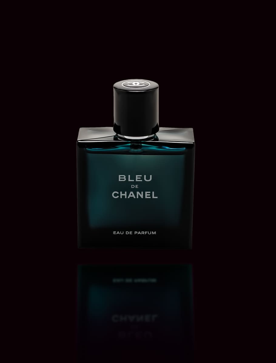 bleu-de-chanel-eau-de-parfum-bottle – 7 Miles to Paris – Lifestyle und Mode  Blog für Männer