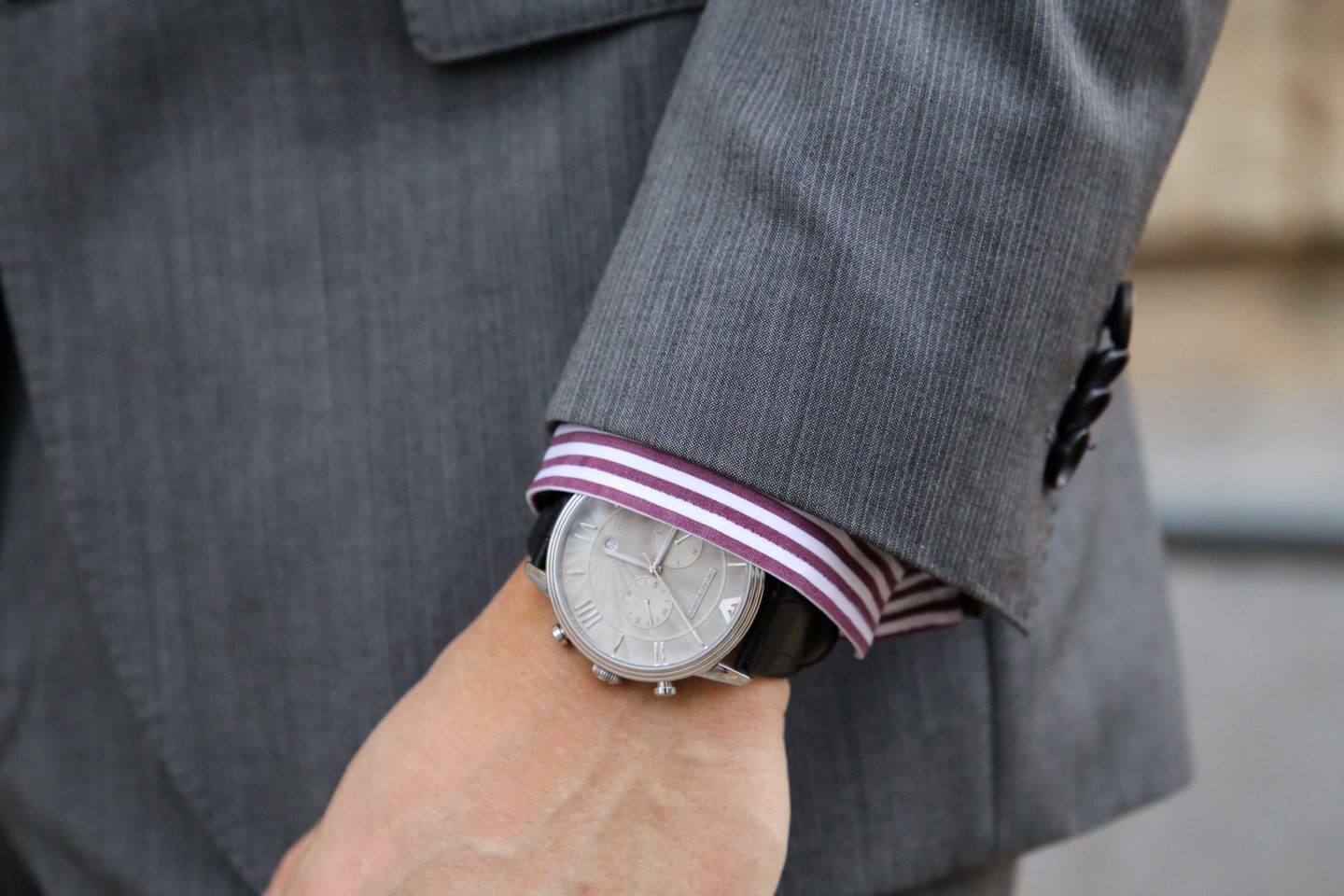 Grauen Anzug kombinieren - Welche Accessoires zum grauen Anzug - Business Uhr